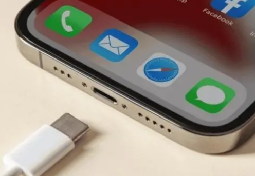 南乐苹果15维修分享iPhone15改USB-C接口后能和安卓用户互借充电器吗